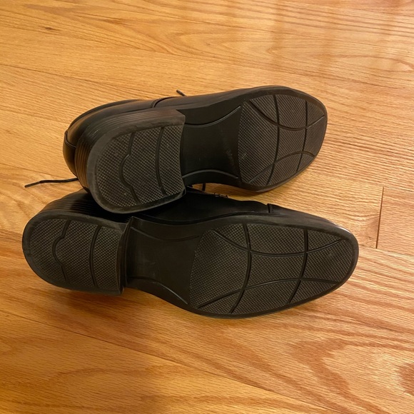 Like New Dress Shoes - Picture 6 of 7